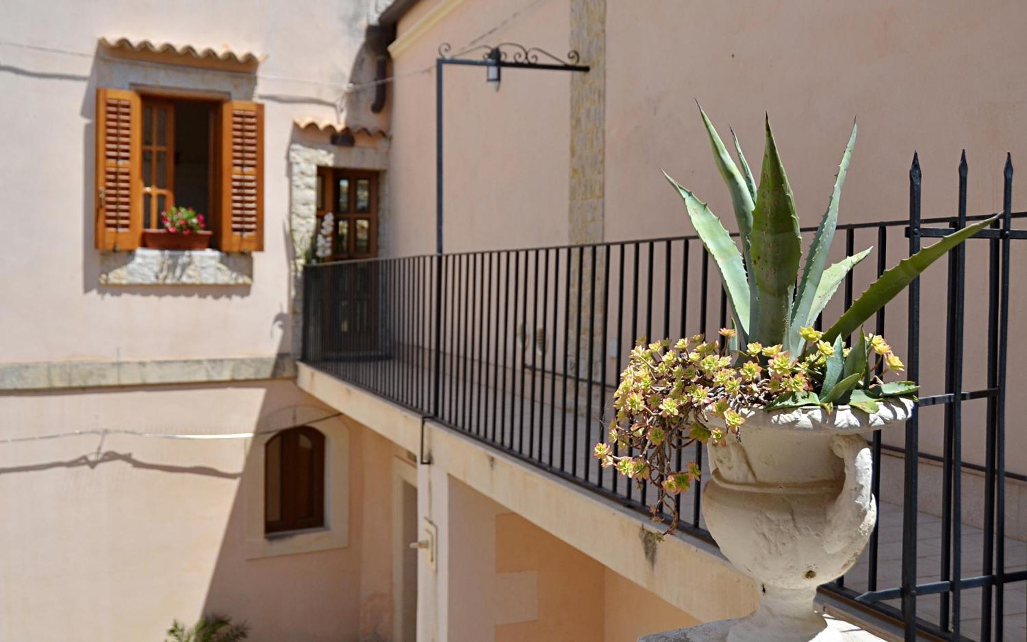 Panorama Suites Noto - Adults Only Bagian luar foto